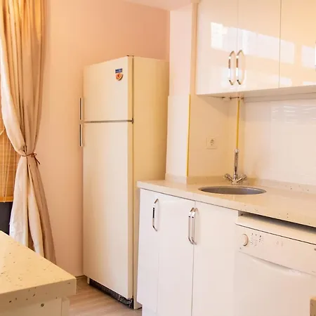 Daire Colorful Apartment With Sea View Near Sea In Guzelbahce, Izmir *