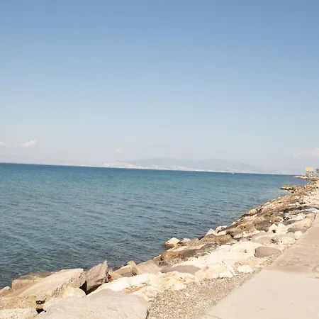Daire Colorful Apartment With Sea View Near Sea In Guzelbahce, Izmir